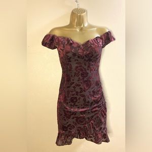 Beautiful floral print on stunning tight fitted off shoulder dress